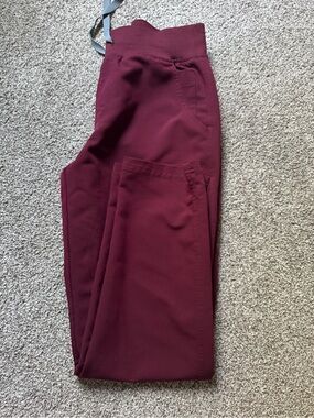 Figs Women's Straight Leg Scrub Pants - Burgundy